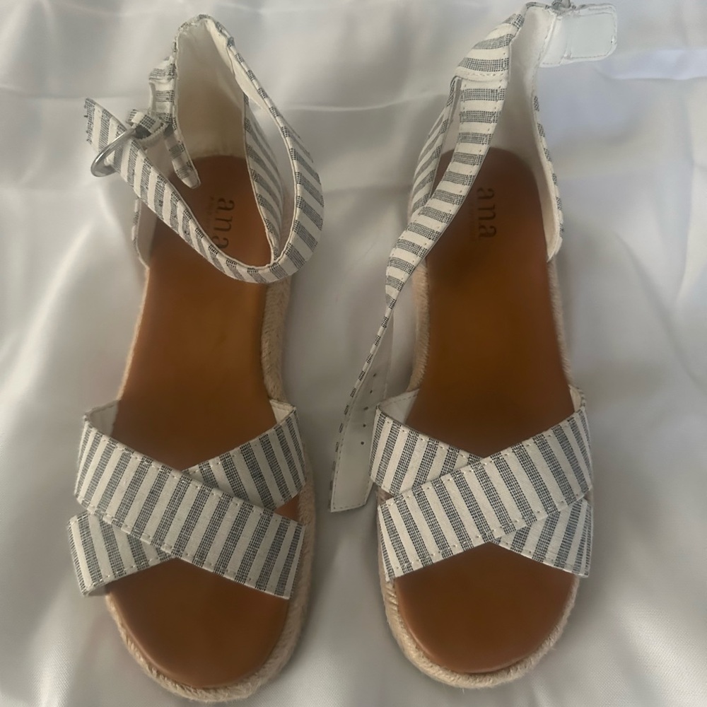 a.n.a Women's Espadrilles - White and Gray Stripes